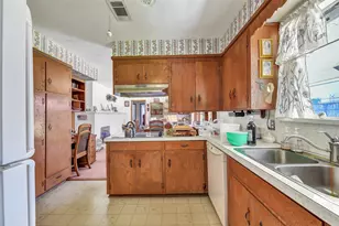 103 Echo Ave, Friendswood, TX 77546 - Photo 9