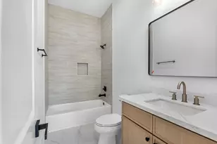 811 Woodstock St, Bellaire, TX 77401 - Photo 33