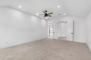 811 Woodstock St, Bellaire, TX 77401 - Photo 31