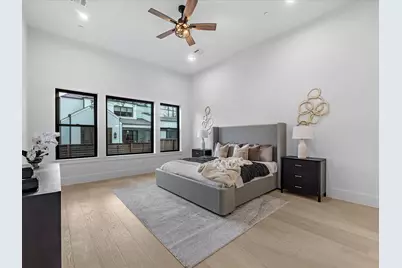 811 Woodstock Street, Bellaire, TX 77401 - Photo 23