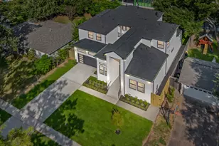 811 Woodstock St, Bellaire, TX 77401 - Photo 3