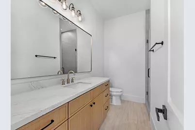 811 Woodstock Street, Bellaire, TX 77401 - Photo 27