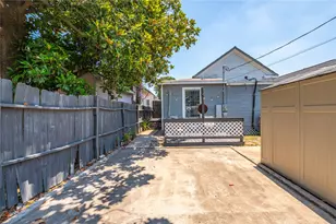2912 Ave N 1/2, Galveston, TX 77550 - Photo 33