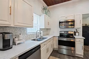 2912 Ave N 1/2, Galveston, TX 77550 - Photo 11