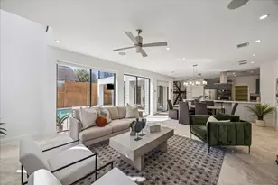427 W 27th St, Houston, TX 77008 - Photo 3