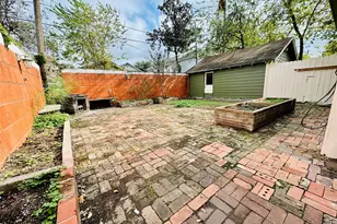 1410 Walton St, Houston, TX 77009 - Photo 15