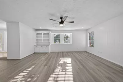 6038 Greenmont Drive, Houston, TX 77092 - Photo 11