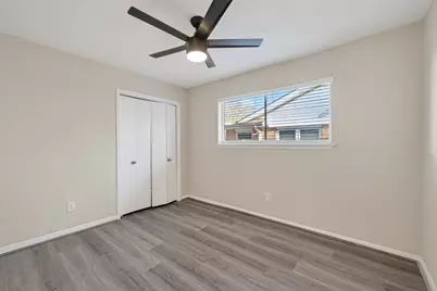 6038 Greenmont Drive, Houston, TX 77092 - Photo 17