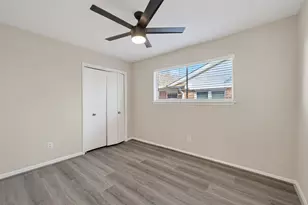 6038 Greenmont Dr, Houston, TX 77092 - Photo 17