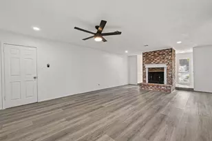 6038 Greenmont Dr, Houston, TX 77092 - Photo 9