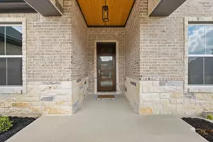 2008 Lola Ln, Bryan, TX 77807 - Photo 3