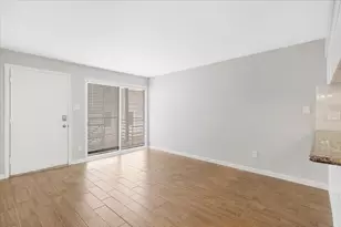 1016 E 7th St, Houston, TX 77009 - Photo 3