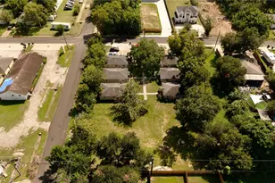 4753 Mallow St, Houston, TX 77033 - Photo 11