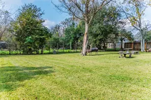 4753 Mallow St, Houston, TX 77033 - Photo 27