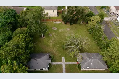 4753 Mallow Street, Houston, TX 77033 - Photo 9