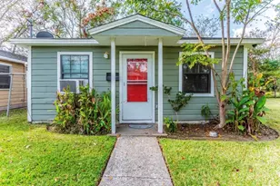 4753 Mallow St, Houston, TX 77033 - Photo 13