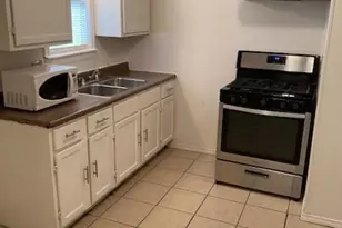 4753 Mallow St, Houston, TX 77033 - Photo 25