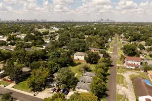 4753 Mallow St, Houston, TX 77033 - Photo 3