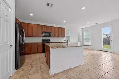 611 Ash Mill Drive, Houston, TX 77090 - Photo 15