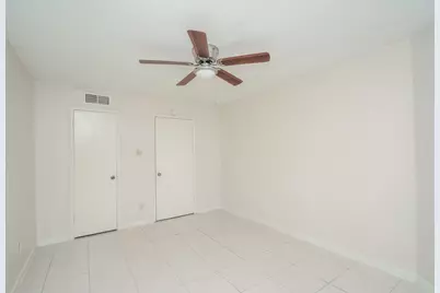 9700 Leawood Boulevard #1601, Houston, TX 77099 - Photo 17