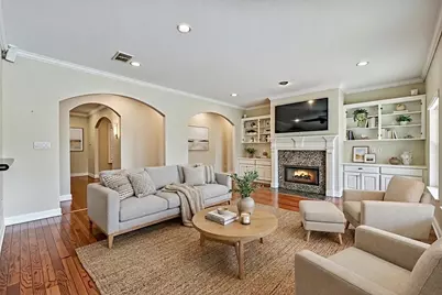 18 Falling Leaf Court, Friendswood, TX 77546 - Photo 11