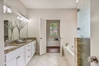 18 Falling Leaf Court, Friendswood, TX 77546 - Photo 23