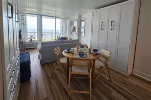 415 E Beach Dr, Galveston, TX 77550 - Photo 19