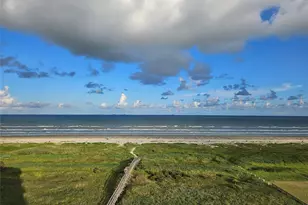 415 E Beach Dr, Galveston, TX 77550 - Photo 3