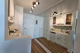 415 E Beach Dr, Galveston, TX 77550 - Photo 23