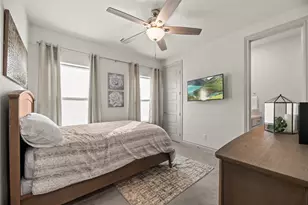 10909 Upland Retreat Dr, Houston, TX 77043 - Photo 17