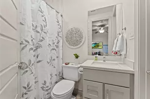 10909 Upland Retreat Dr, Houston, TX 77043 - Photo 5