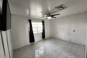 943 W Nelda Rd, Houston, TX 77088 - Photo 17