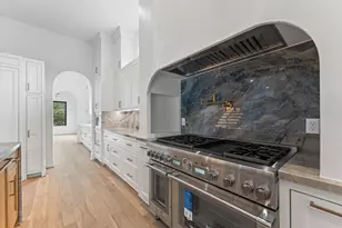 316 W 30th St, Houston, TX 77018 - Photo 5