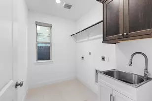 1215 Tallow Park Ln, Pinehurst, TX 77362 - Photo 11