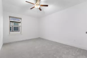 1215 Tallow Park Ln, Pinehurst, TX 77362 - Photo 21