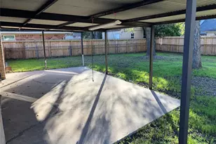 10667 Hazelhurst Dr E, Houston, TX 77043 - Photo 33