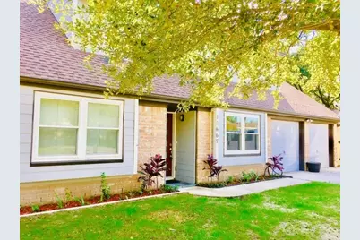 10667 Hazelhurst Drive E, Houston, TX 77043 - Photo 3