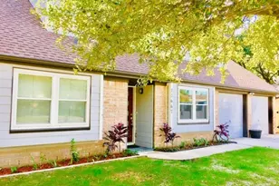 10667 Hazelhurst Dr E, Houston, TX 77043 - Photo 3