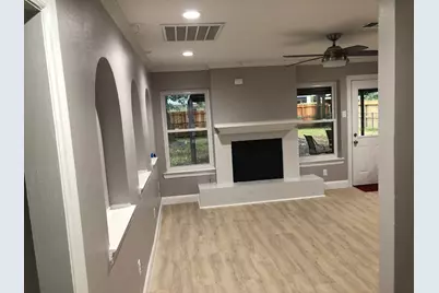 10667 Hazelhurst Drive E, Houston, TX 77043 - Photo 7