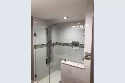 10667 Hazelhurst Drive E, Houston, TX 77043 - Photo 21