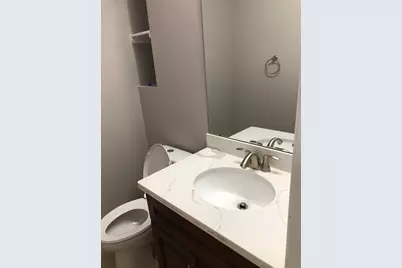 10667 Hazelhurst Drive E, Houston, TX 77043 - Photo 25