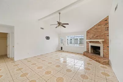 11707 N Nottingham Circle, Houston, TX 77071 - Photo 9