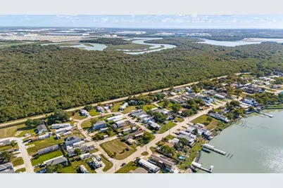 2815 Bay Oaks Harbor Drive, Baytown, TX 77523 - Photo 17