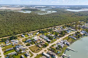 2815 Bay Oaks Harbor Dr, Baytown, TX 77523 - Photo 17