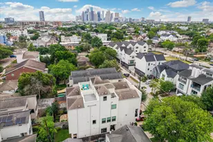 1526 Vermont St, Houston, TX 77006 - Photo 3