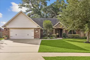 105 Blue Jay Dr, Richwood, TX 77566 - Photo 1