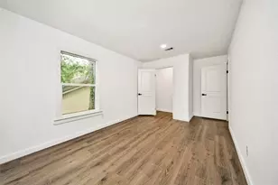 33 Kittiwake Ct, The Woodlands, TX 77380 - Photo 15