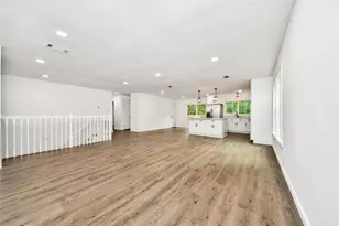 33 Kittiwake Ct, The Woodlands, TX 77380 - Photo 7