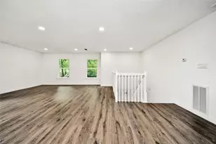 33 Kittiwake Ct, The Woodlands, TX 77380 - Photo 13