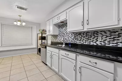 10111 Hibernia Drive, Houston, TX 77088 - Photo 9